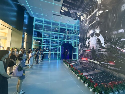 人工智能山东好品抢先体验——开进AI工厂的记者见面会带你过足科技瘾